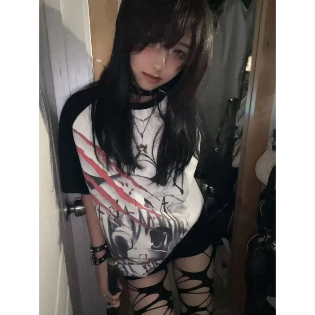 Black & White Gothic Anime T-Shirt – Harajuku Y2K Graphic Top