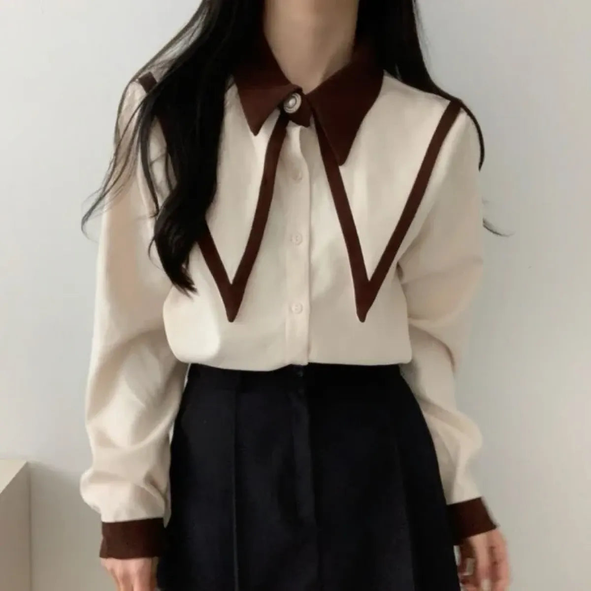 Vintage Peaked Collar Blouse – Elegant Puff Sleeve Button-Up Shirt